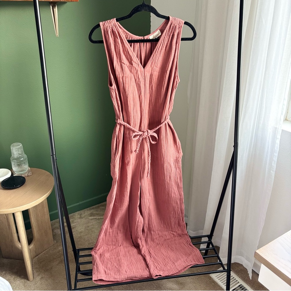 Elegant Pink Sleeveless Dress